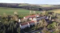 Hotellerie de l'Abbaye du Désert Hotels in L'Isle-Jourdain
