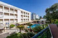 Oasis Hotel - Beach