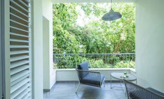 Eclectic Dreams Rabin Square Apt by Sea N' Rent