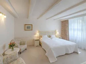 Hotel Embassy