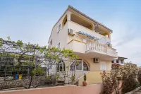 Nice Apartment Silvia 1 for 4 Persons