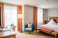 Klostermaier Hotel & Restaurant Hotel dekat Gourmet-Wanderung am Starnberger See