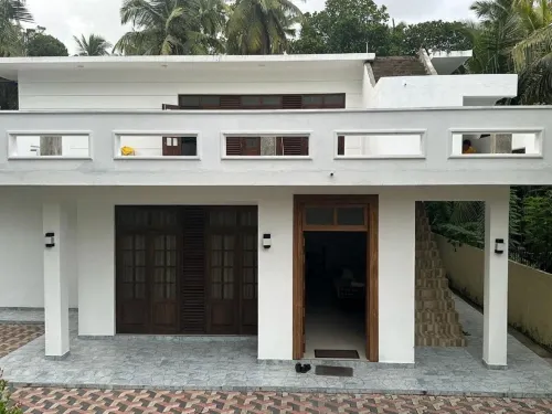 Kaduwela Layathraa Hotels in Malabe