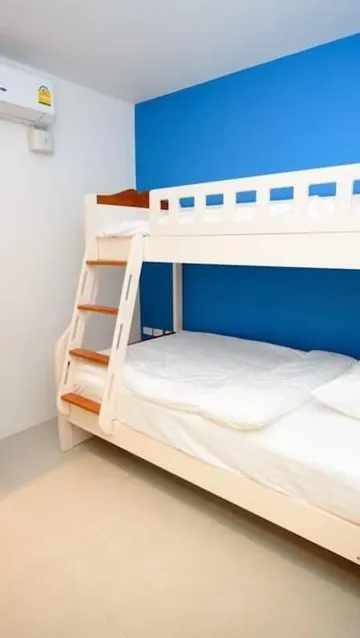 ห้องสวีทครอบครัว 2 ห้องนอน (เตียงคิงไซส์ 1 เตียงและเตียงสองชั้น 2 เตียง)