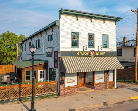 A Taste of Ely studio apartment, king bed Hotels in Ely