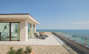 Calithea Complex