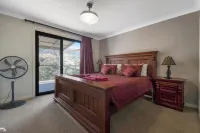 Elm Cottage Tumut - balcony