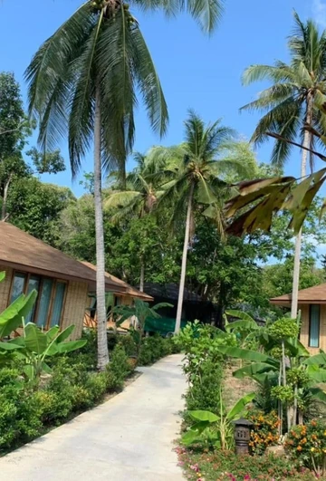 รูปภาพของทิวสน บีช รีสอร์ท