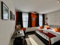 Clarence House 3 Bedrooms 8Min to Station E17 North East London 월섬스토 센트럴역 주변 호텔