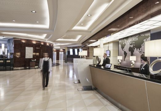 프랑크푸르트 마리팀 호텔의 실내 수영장 이미지