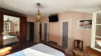 Chez Pierre - Bed and Breakfasts