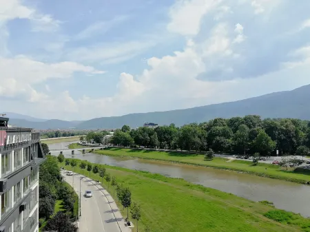 VIP Apartments Отели рядом с достопримечательностью «Vrelo Bosne»