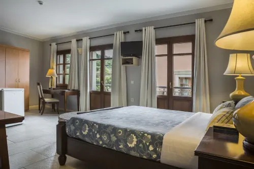 Balhambra Suites - Adults Only