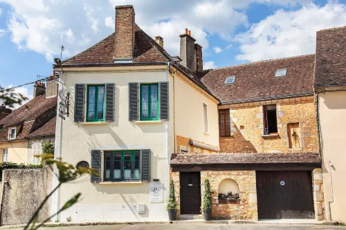 La BELLÊME Bleue Hotels in Nogent-le-Rotrou