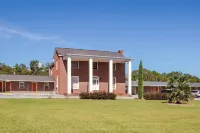 Rodeway Inn & Suites Hotels in Oconee County