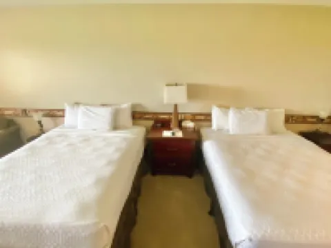 August Lodge Cooperstown Hotels in Hartwick