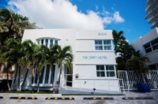 The Drift Hotel Hotels near Las Olas Beach