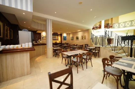 RF阿斯託里亞酒店-限成人