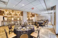 Metropolitan at the 9, Autograph Collection - breakfast