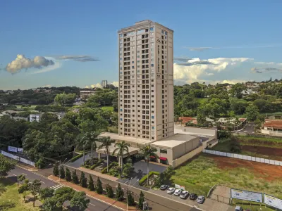 勃朗峰尊貴飯店 Stadium Santa Cruz附近的飯店