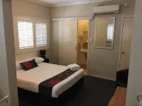 Brisbane Street Studios Hotels in Annerley