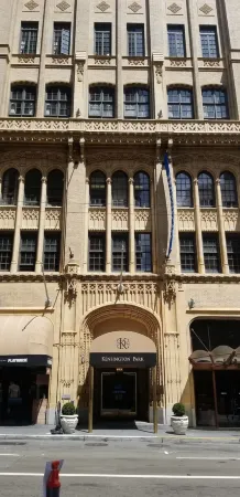 Kensington Park Hotel Отели рядом с достопримечательностью «Форт-Пойнт»