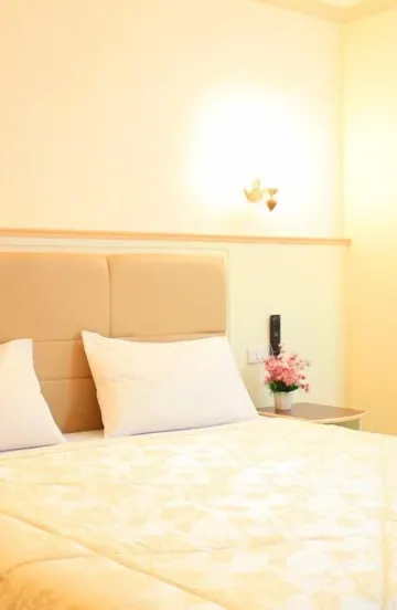 ห้องดีลักซ์ เตียงใหญ่ 1 เตียง