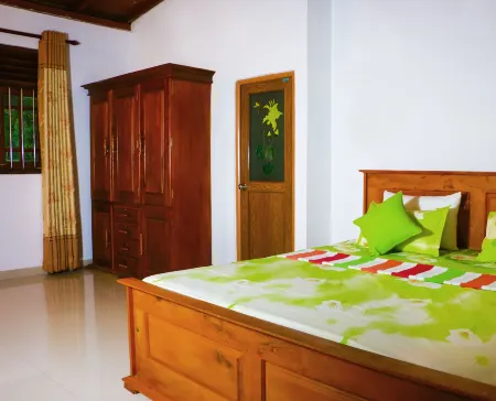 Darshani Hikka Villa