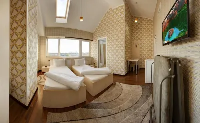Hotel la Gil Hotels near Baneasa Train Station