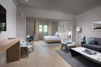 Hotel Weyanoke - parking