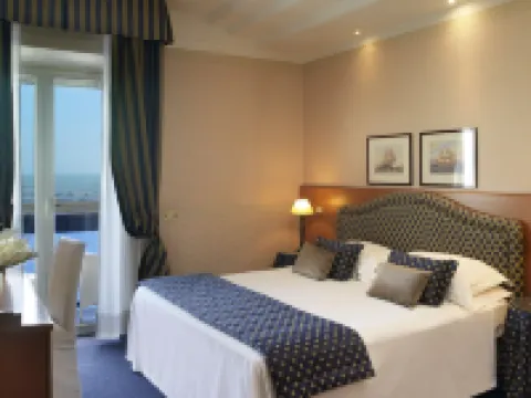 ホテル ルンゴマーレ リッチョーネのホテル