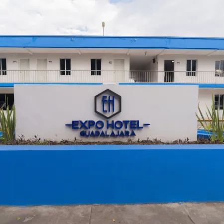 Expo Hotel Guadalajara - Zona Expo Frente Al Centro de Convenciones Отели рядом с достопримечательностью «Выставочный центр Гвадалахары»