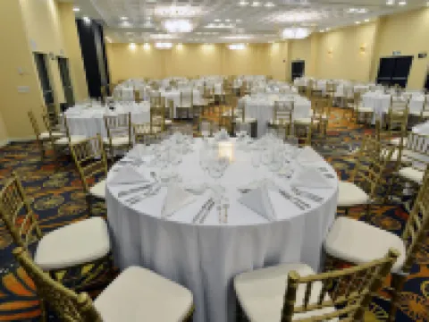 託盧卡特羅肯萬怡酒店 託盧卡酒店