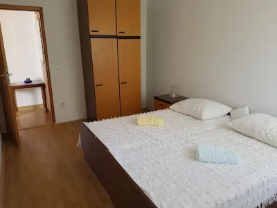 Apartment Lavcevic Hotels near Schwimmen & Schnorcheln
