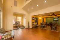 Super 8 by Wyndham Oklahoma Airport Fairgrounds West - Motels