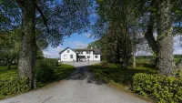 HagbackensGård Bed&Breakfast Hotels in Kumla