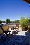 Comfort and Grace Perched on Queen Anne Hill - Bungalows