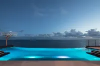 WHITE Exclusive Suites & Villas - 5-Star