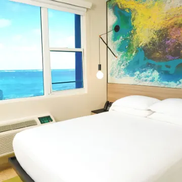 特萊斯特海濱酒店 鄰近Playita del Condado的酒店