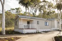 Alivio Tourist Park Canberra Hotels near Canberra Reptile Zoo