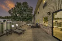 Comfort Inn & Suites - 2-Star