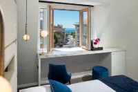 Flos Luxury Rooms - 4-Star