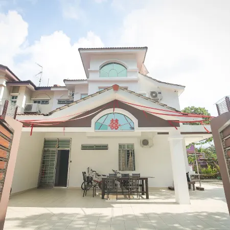 DesaTebrau NewStar Homestay - Wedding Bridal House
