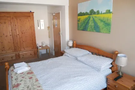 The Monsell Hotel Отели рядом с достопримечательностью «Skegness Clock Tower»