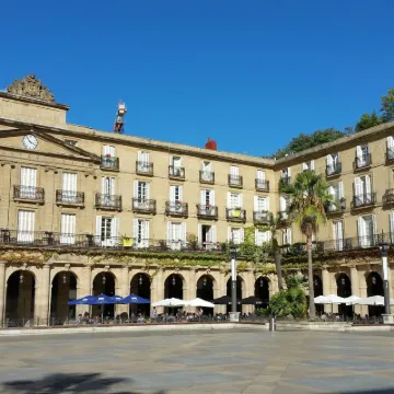 Casual Serantes Hotels near Bilboko Donejakue Katedrala