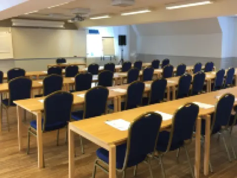 ニーネスガルデン ホテル & コンファレンス ニュネスハムンのホテル