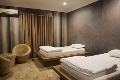 Hotel Raja Akas Hoteles cerca de Lore Lindu National Park