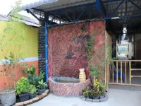 Amelia Guest House Hotel in zona The Le Hu Garden