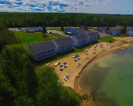 Clearwater Lakeshore Motel Hotels in Mackinaw Township