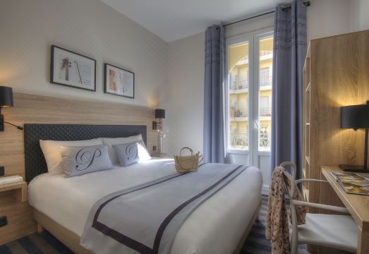 2. 호텔 파가니니 ..